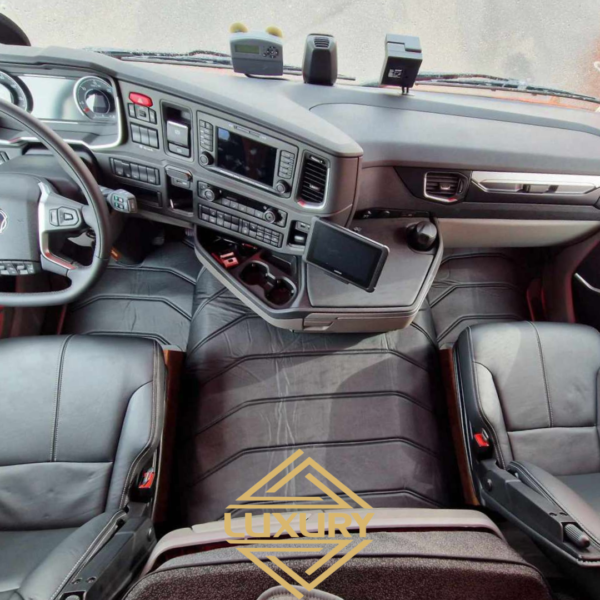 Central floor mat (eco leather)
